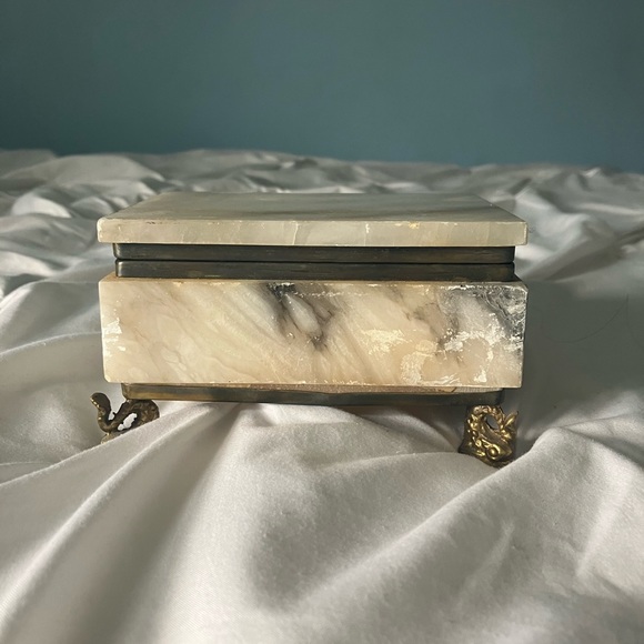 Marble jewelry box